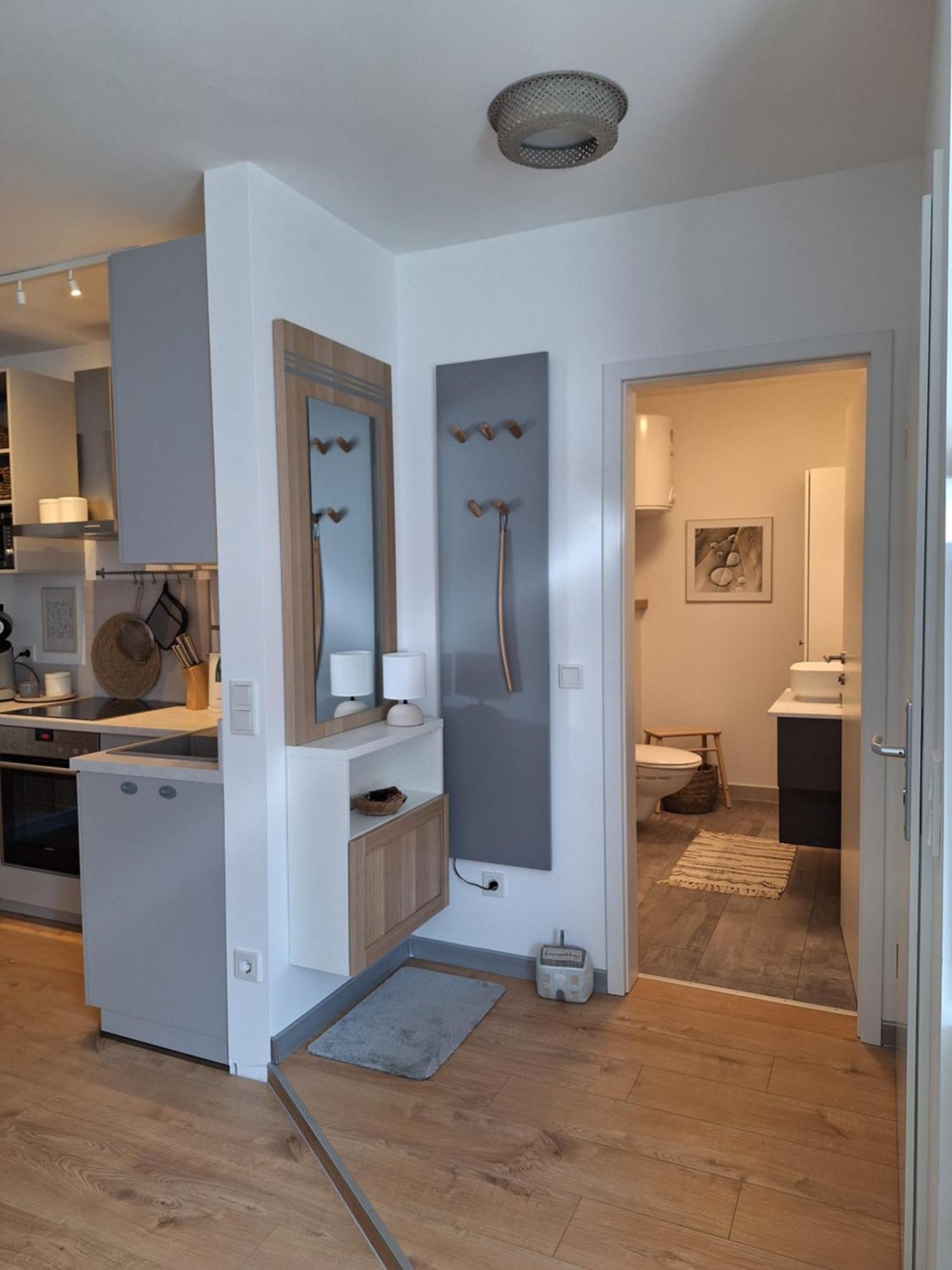 Provinzial Moni Apartment