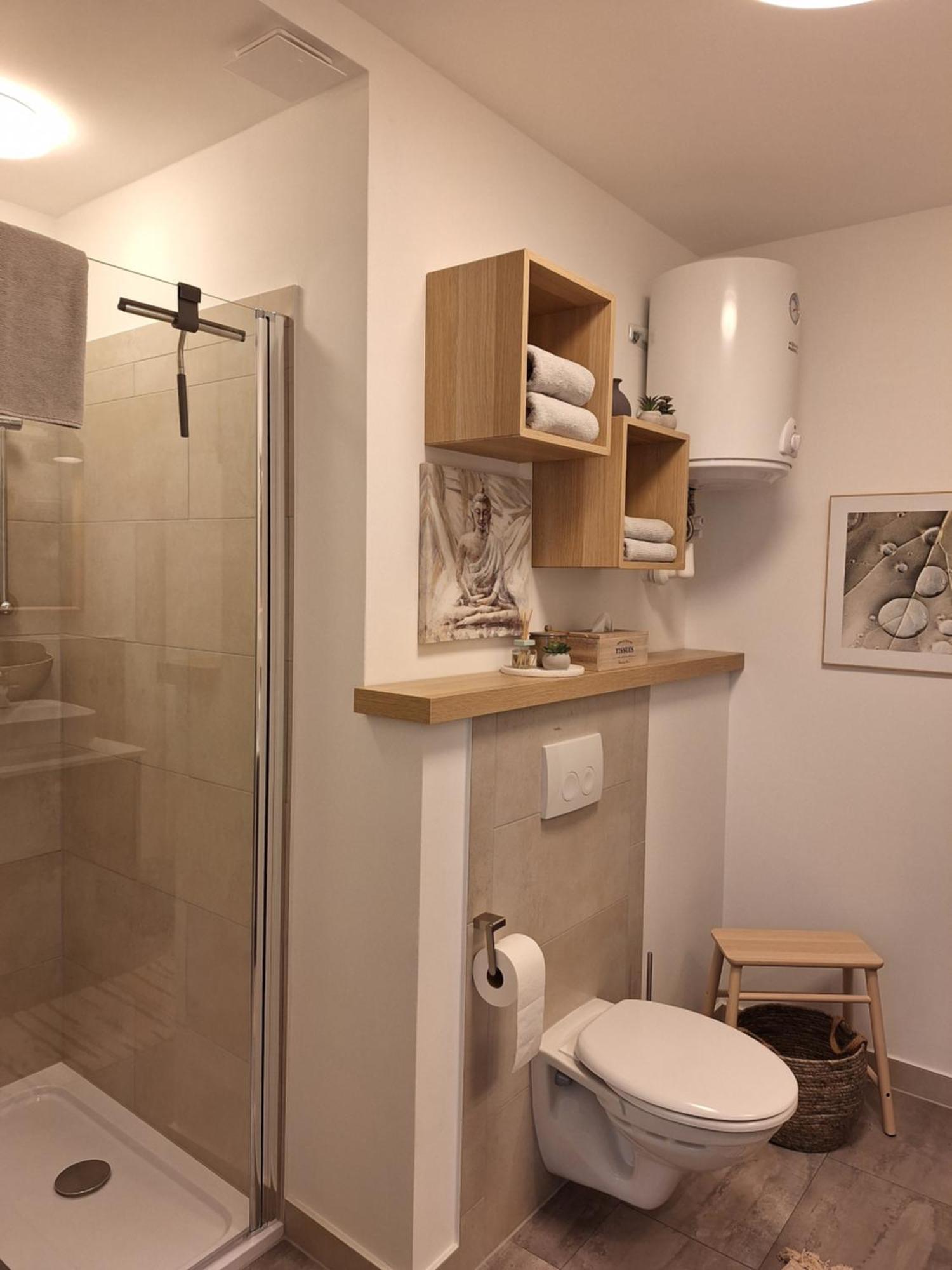 Provinzial Moni Apartment