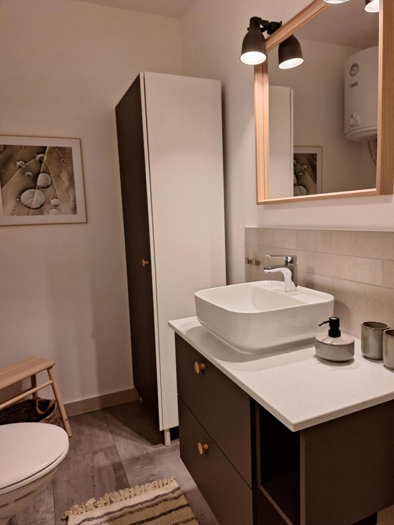 Provinzial Moni Apartment