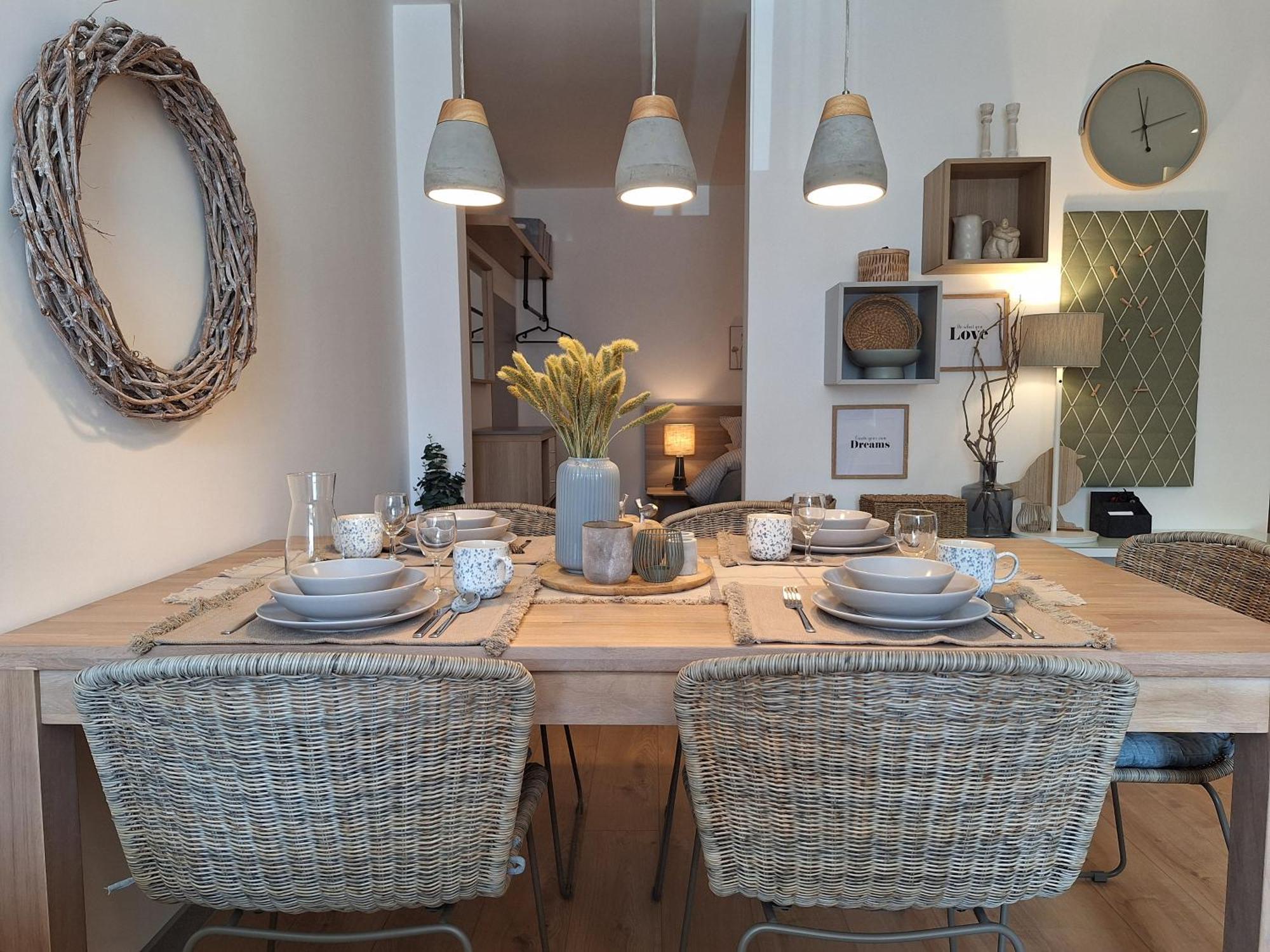 Provinzial Moni Apartment *