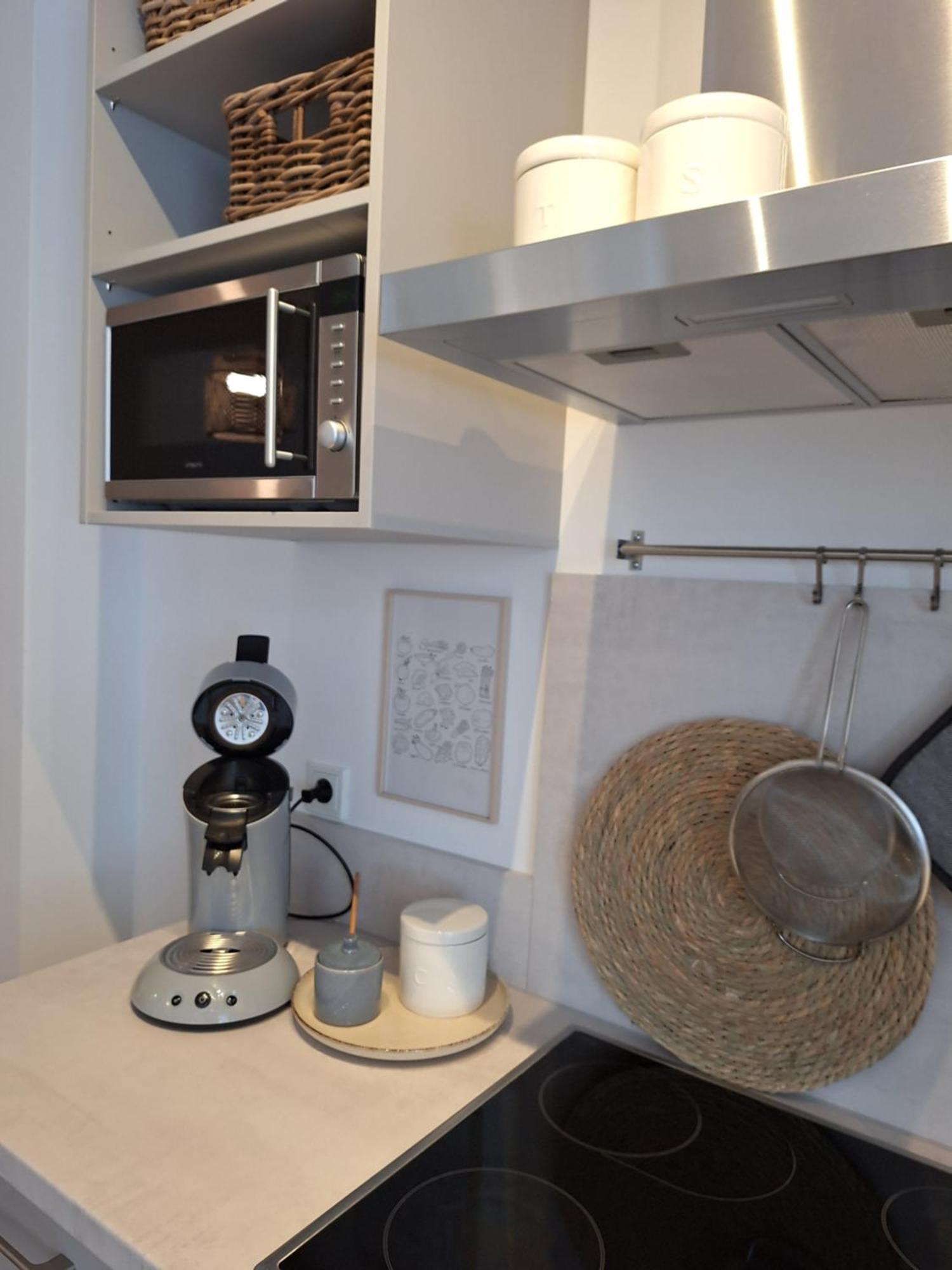 Provinzial Moni Apartment *
